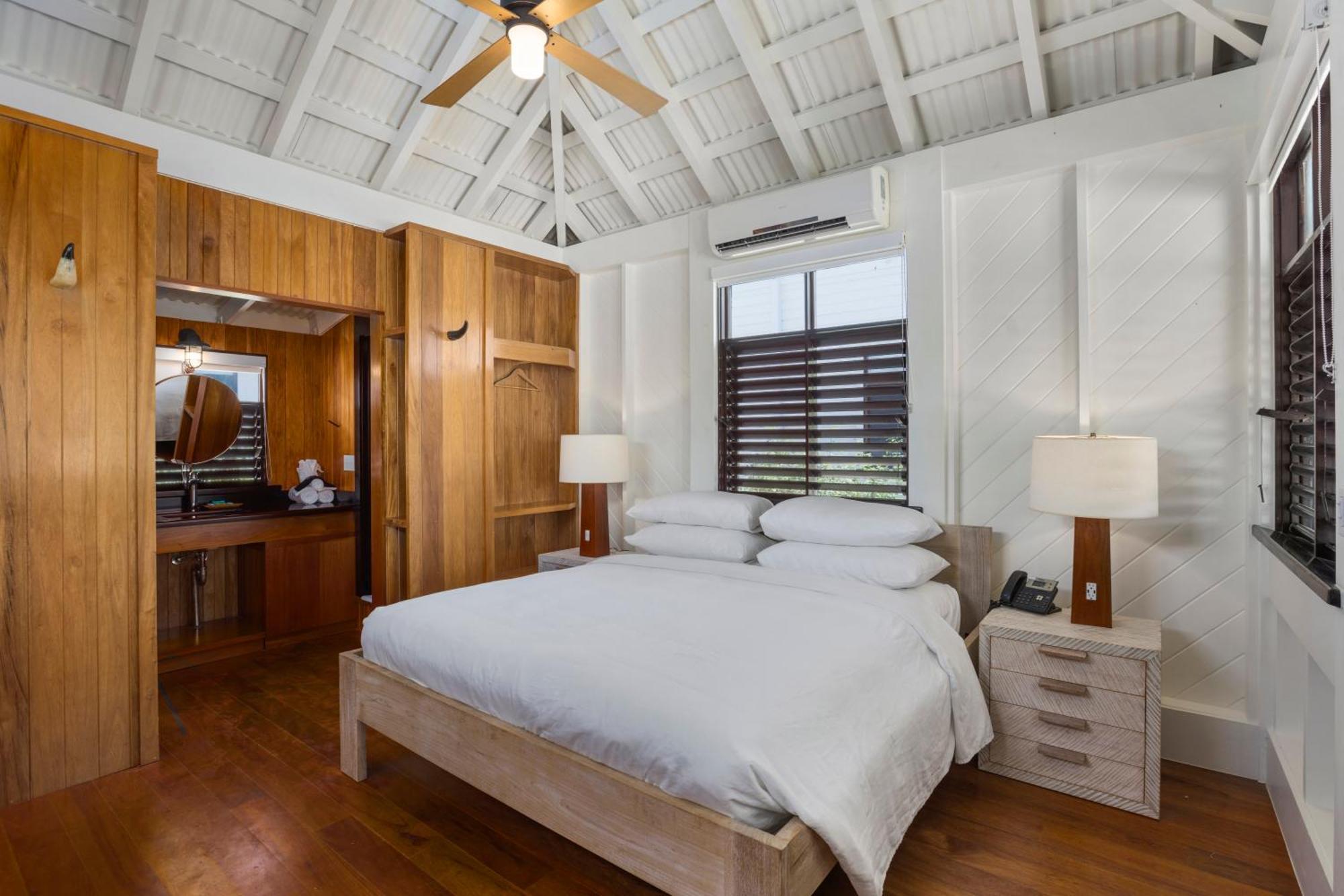 Mahogany Bay Resort And Beach Club, Curio Collection San Pedro  Exterior foto