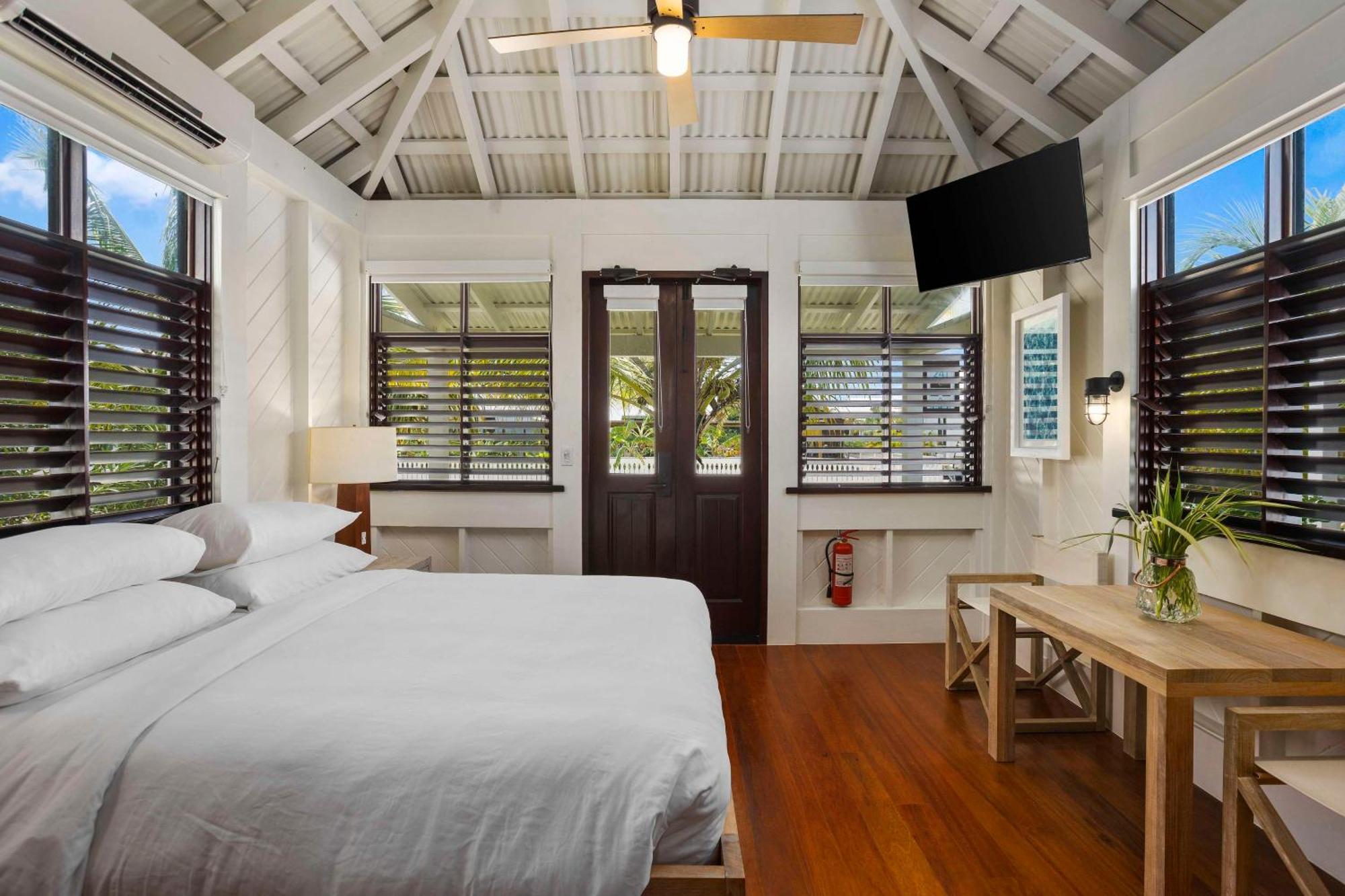 Mahogany Bay Resort And Beach Club, Curio Collection San Pedro  Exterior foto