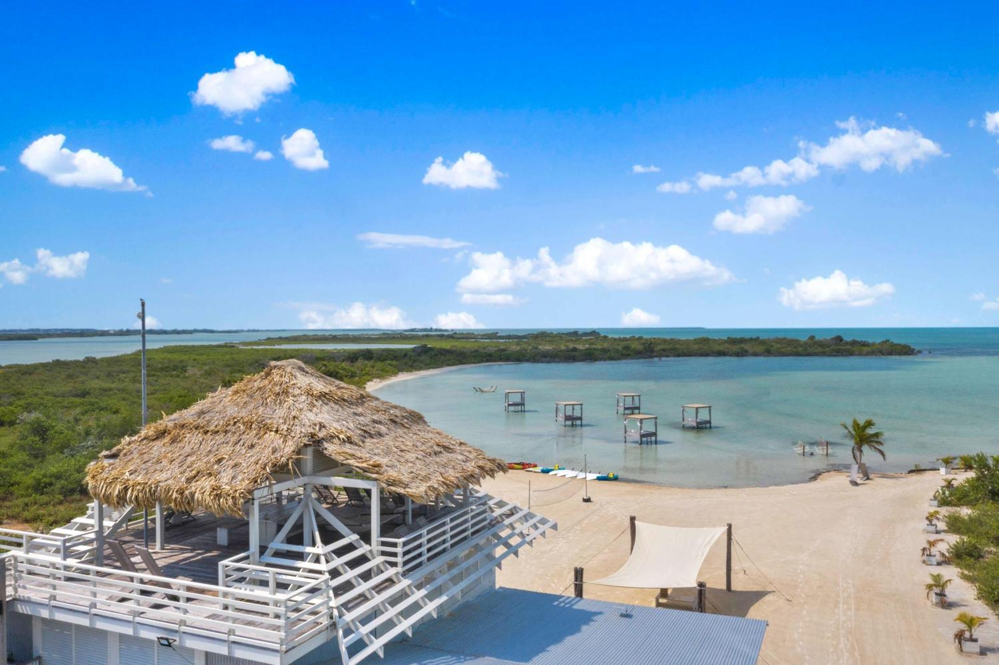 Mahogany Bay Resort And Beach Club, Curio Collection San Pedro  Exterior foto